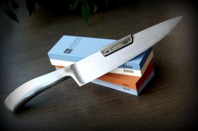 Jak nabrousit nůž baru