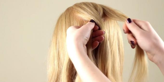 Oddělte horní pramen vlasů ve středu a rozdělují ji na tři stejné části. Smyčka vlevo do centra
