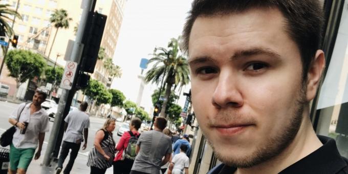 Šéfredaktor Vadim DTF Yelistratov: selfie s Hollywood Boulevard