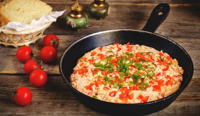 Mish-mash - bulharská omeleta se zeleninou