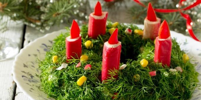 Vánoční saláty: salát s krabí tyčinky „vánoční věnec“