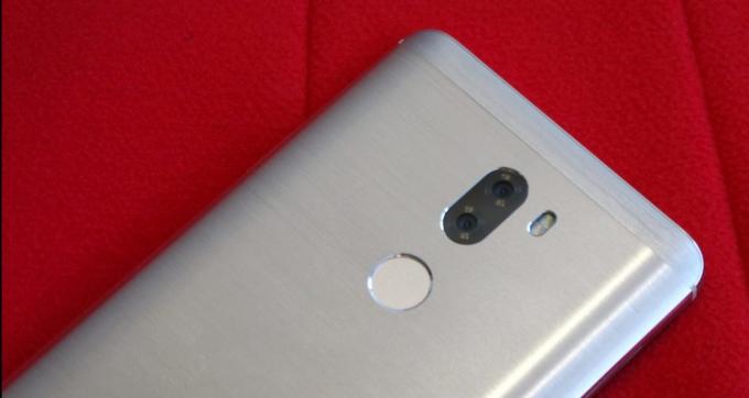 Xiaomi Mi5S Plus: hlavní fotoaparát