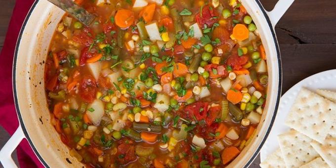 zeleninové polévky: polévka s mrkví, kukuřicí, hrášek a zelené fazole