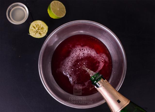 Granátové jablko koktejl se šampaňským: Smíchejte přísady