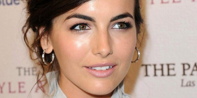 Make-up pro "snížené" oči. Camilla Belle