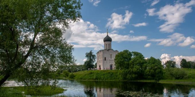 Památky Vladimíra a okolí: vesnice Bogolyubovo a kostel přímluvy na Něrlu