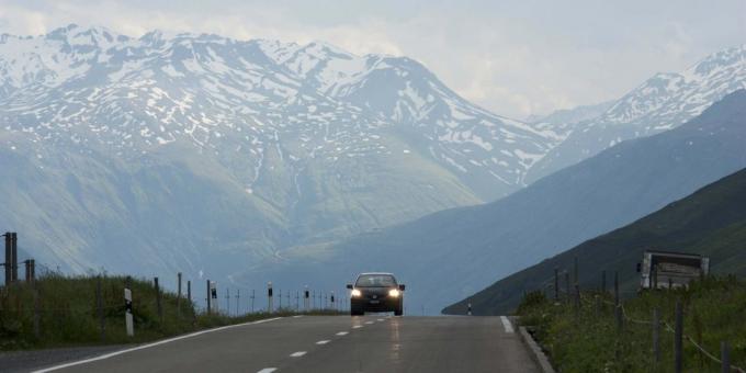Cesta průsmykem Oberalp ve Švýcarsku