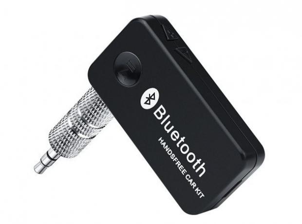 Gadgets pro auta: Bluetooth adaptér