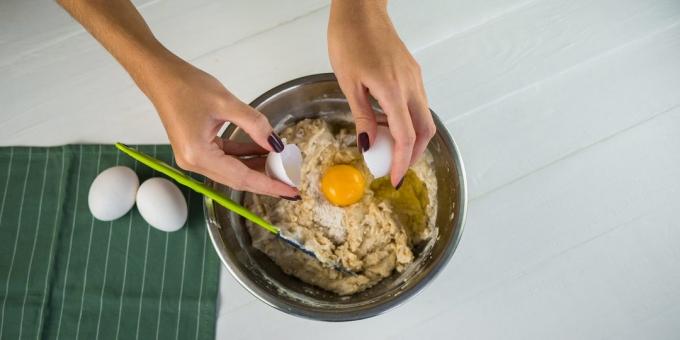 Rozbít vejce v misce