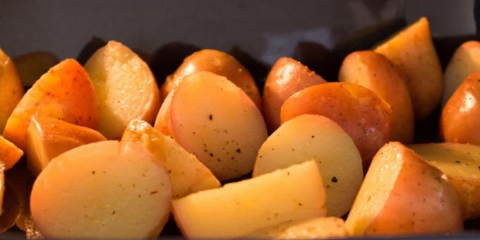 brambory pečené v troubě