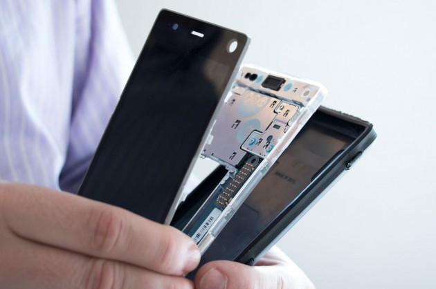 Fairphone 2 modulární smartphony promítat ara