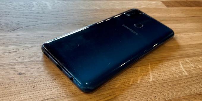 Samsung Galaxy M30s: Zadní panel
