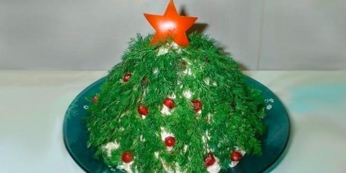 Vánoční recepty jídel: salát se sušenými švestkami „vánoční stromeček“