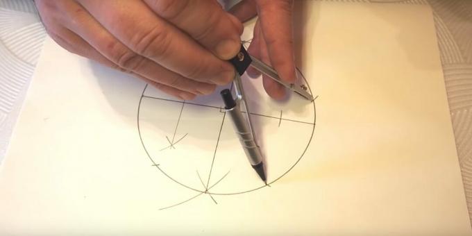 Jak nakreslit pěticípou hvězdu: ve spodní části udělejte tečky
