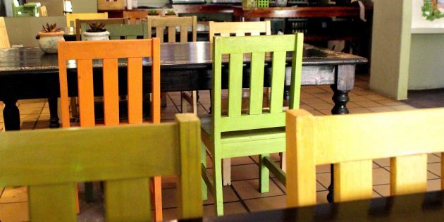 barevné akcenty v interiéru: židle